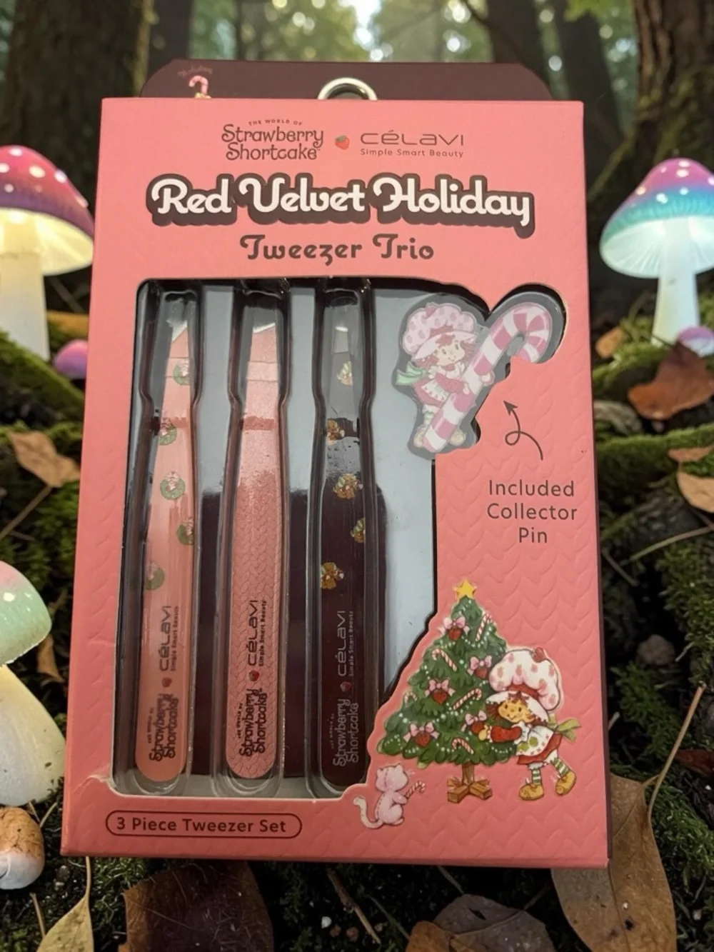 Strawberry Shortcake x Red Velvet Holiday Tweezer Trio with Bonus Pin, NWT 🍓